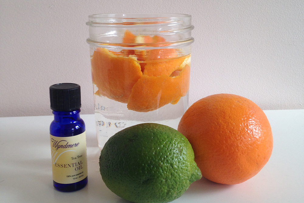 Make your own scented vinegar. Make your own scented vinegar.
