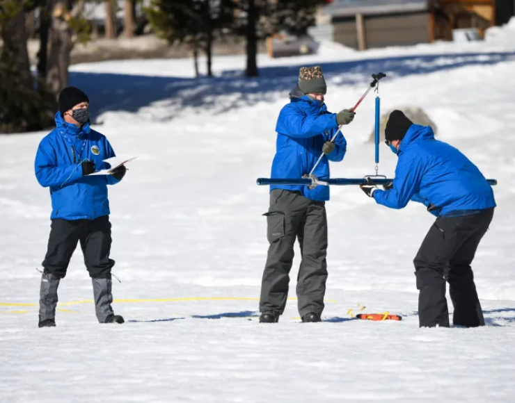 Department of Water Resources measuring Snow packs in the Sierra Nevada, December 2021 Department of Water Resources measuring Snow packs in the Sierra Nevada, December 2021