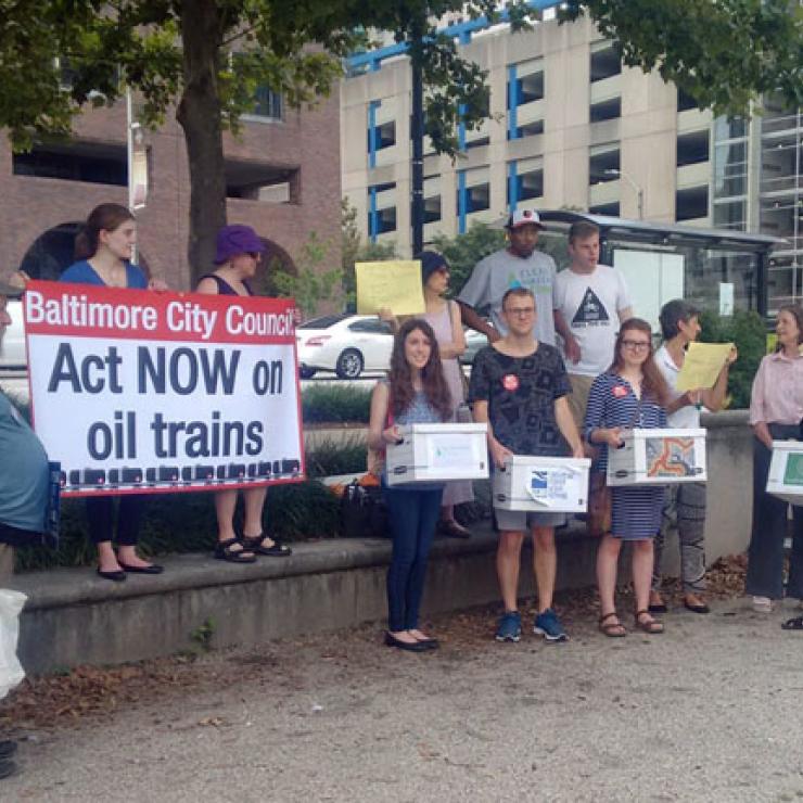 baltimore oil train action (Jennifer Kunze, Clean Water Action) baltimore oil train action (Jennifer Kunze, Clean Water Action)
